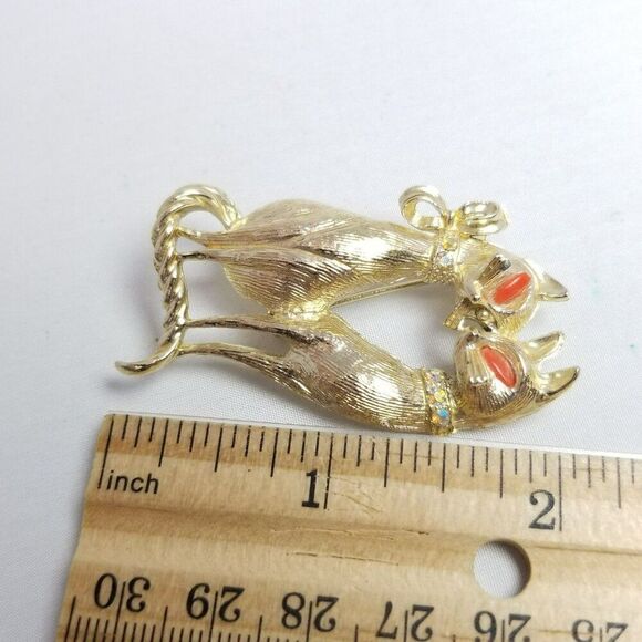 Vintage Pair of Cats with Orange Eyes, Gold Tone Rhinestone Siamese Lapel Pin - Picture 4 of 6